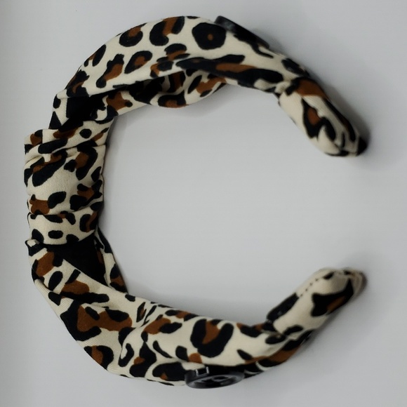 Leopard Print Headband with a Knot at the top - Picture 4 of 6